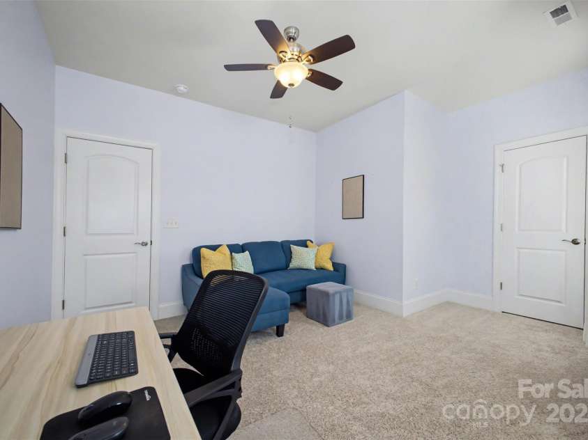 5410 Shannon Bell Lane, Charlotte, NC 28277.  MLS# CAR4326663, YatesRealty ID 30782. 