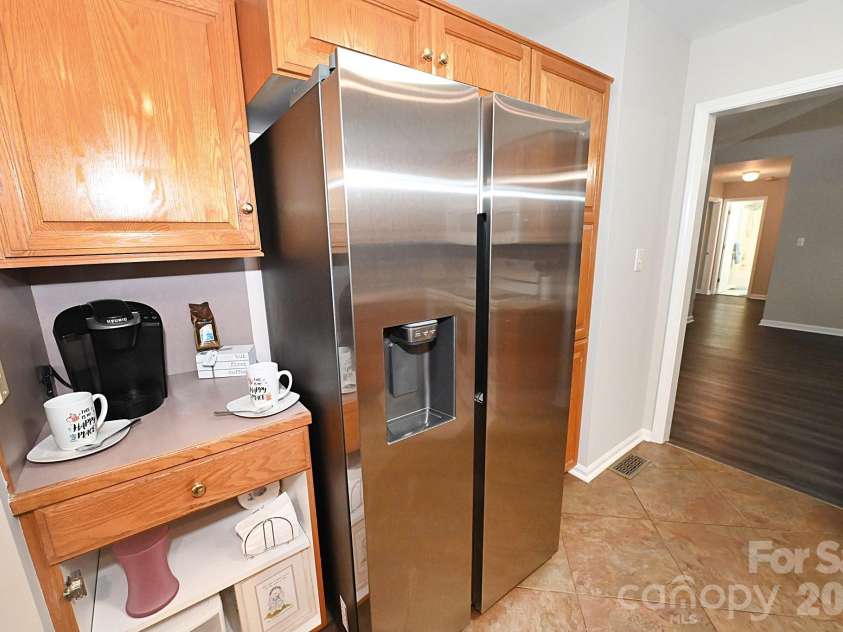 1035 24th Street, Newton, NC 28658.  MLS# CAR4391518, YatesRealty ID 30783. Coffee bar area