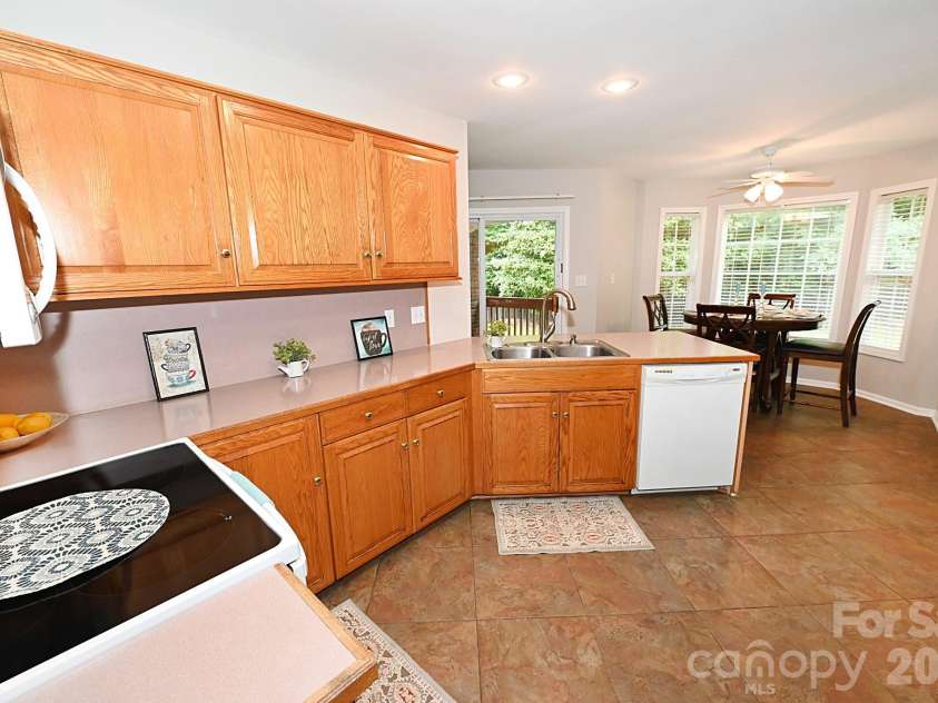 1035 24th Street, Newton, NC 28658.  MLS# CAR4391518, YatesRealty ID 30783. Kitchen