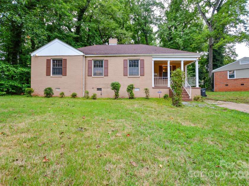 1509 Wickham Lane, Charlotte, NC 28208.  MLS# CAR4290260, YatesRealty ID 30783. 