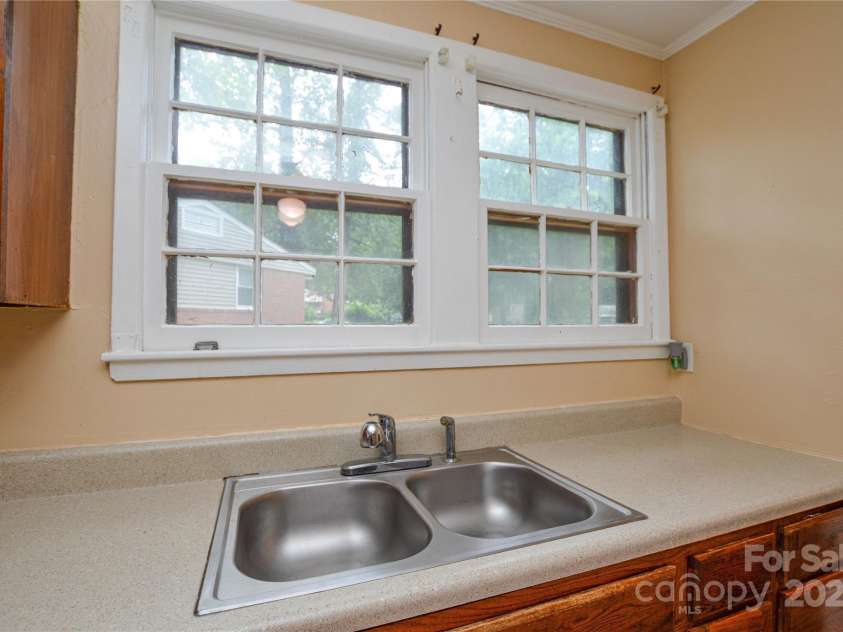 1509 Wickham Lane, Charlotte, NC 28208.  MLS# CAR4290260, YatesRealty ID 30783. 