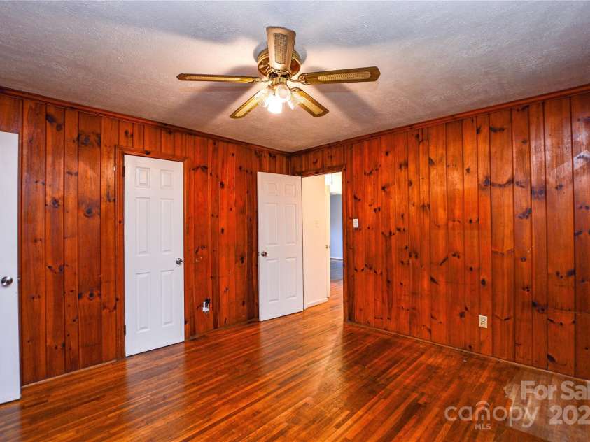 1509 Wickham Lane, Charlotte, NC 28208.  MLS# CAR4290260, YatesRealty ID 30783. 