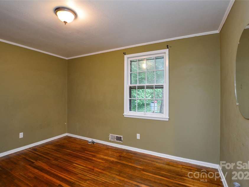 1509 Wickham Lane, Charlotte, NC 28208.  MLS# CAR4290260, YatesRealty ID 30783. 