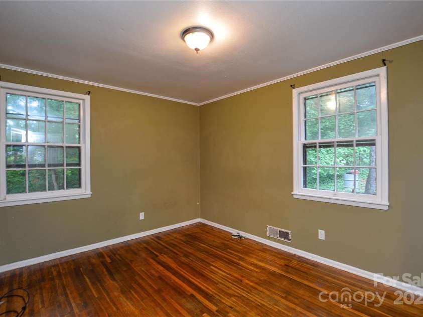 1509 Wickham Lane, Charlotte, NC 28208.  MLS# CAR4290260, YatesRealty ID 30783. 