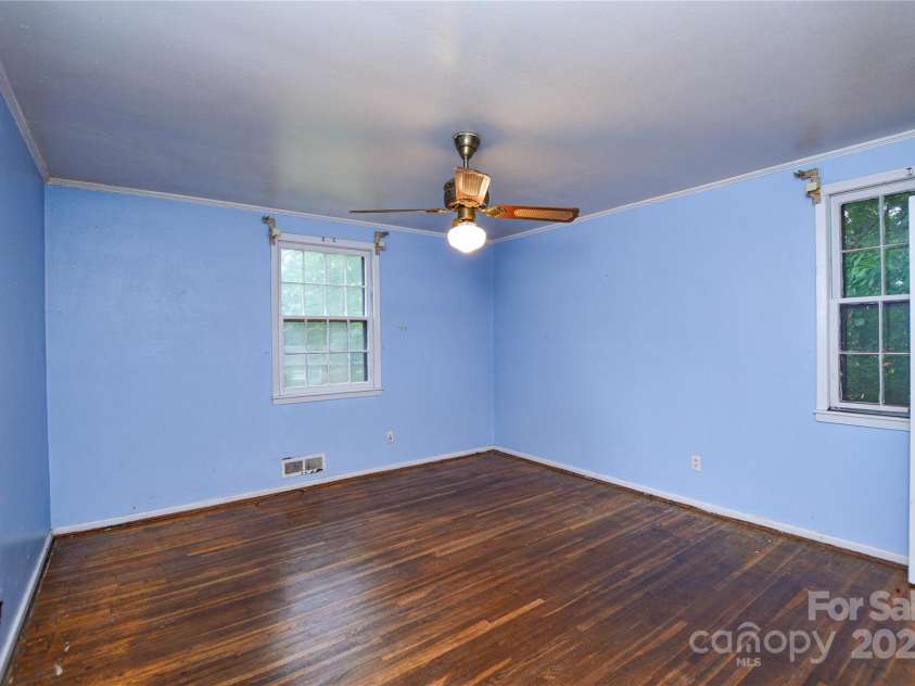 1509 Wickham Lane, Charlotte, NC 28208.  MLS# CAR4290260, YatesRealty ID 30783. 