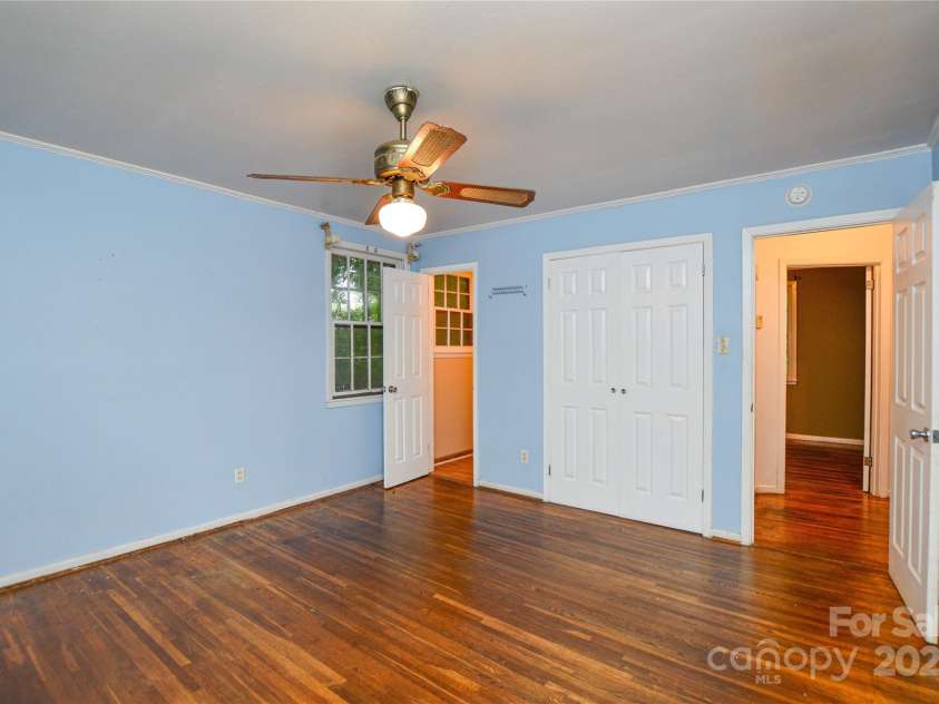 1509 Wickham Lane, Charlotte, NC 28208.  MLS# CAR4290260, YatesRealty ID 30783. 