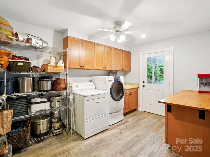 202 Farm Valley Court, Weaverville, NC 28787.  MLS# CAR4290181, YatesRealty ID 30785. 