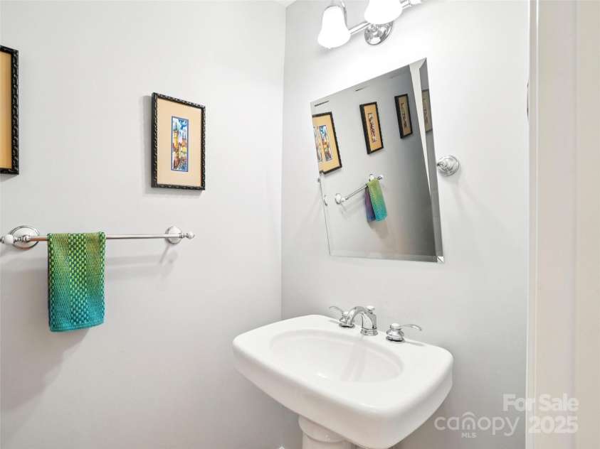 202 Farm Valley Court, Weaverville, NC 28787.  MLS# CAR4290181, YatesRealty ID 30785. 