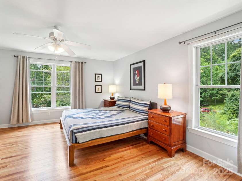 202 Farm Valley Court, Weaverville, NC 28787.  MLS# CAR4290181, YatesRealty ID 30785. 