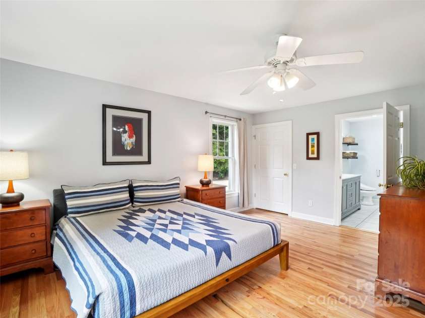 202 Farm Valley Court, Weaverville, NC 28787.  MLS# CAR4290181, YatesRealty ID 30785. 