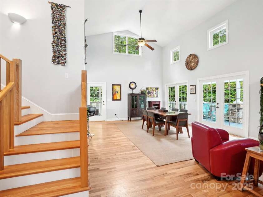 202 Farm Valley Court, Weaverville, NC 28787.  MLS# CAR4290181, YatesRealty ID 30785. 