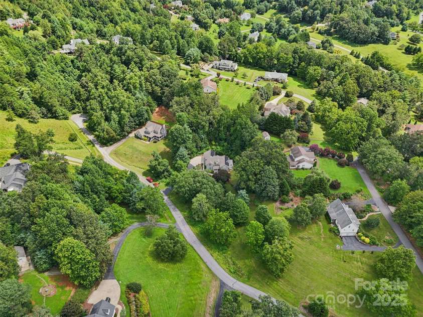 202 Farm Valley Court, Weaverville, NC 28787.  MLS# CAR4290181, YatesRealty ID 30785. 