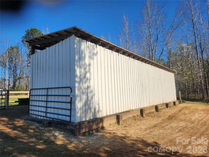 4085 Hunting Country Road, Tryon, NC 28782.  MLS# CAR4394349, YatesRealty ID 30785. 