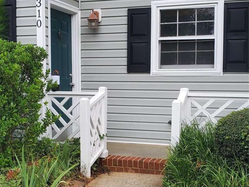 8310 Chippenham Lane, Charlotte, NC 28277.  MLS# CAR4289698, YatesRealty ID 30786. 