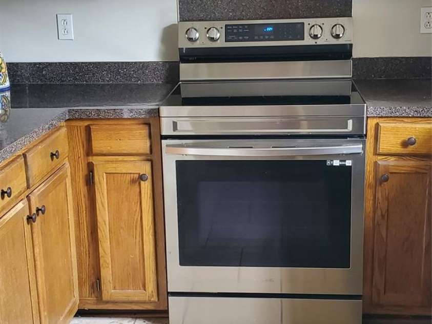 8310 Chippenham Lane, Charlotte, NC 28277.  MLS# CAR4289698, YatesRealty ID 30786. 