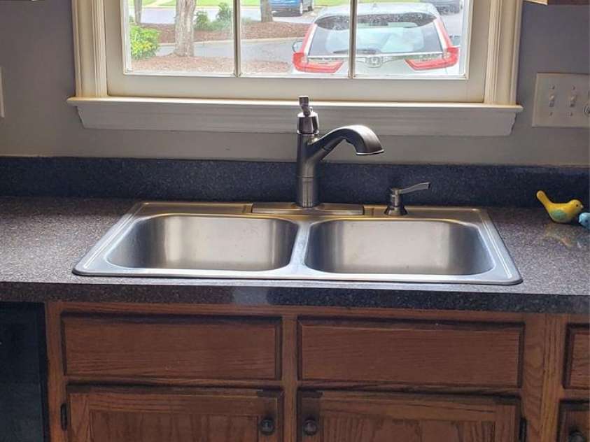 8310 Chippenham Lane, Charlotte, NC 28277.  MLS# CAR4289698, YatesRealty ID 30786. 