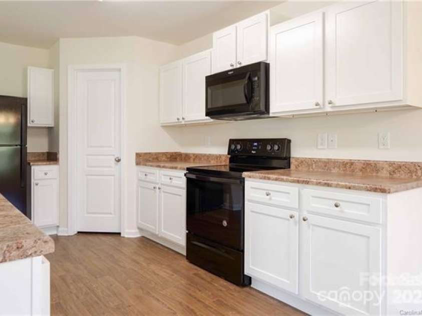 9740 Weikert Place, Charlotte, NC 28215.  MLS# CAR4288816, YatesRealty ID 30787. 