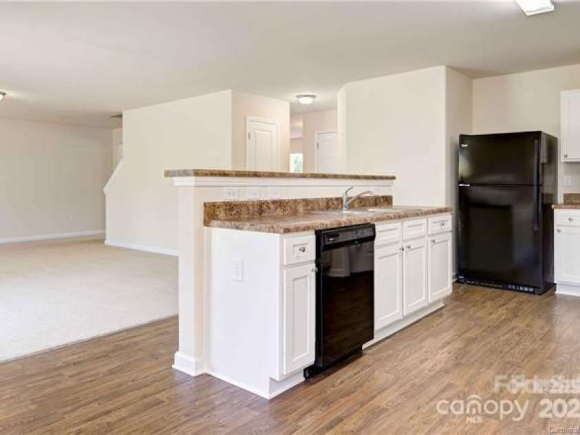 9740 Weikert Place, Charlotte, NC 28215.  MLS# CAR4288816, YatesRealty ID 30787. 