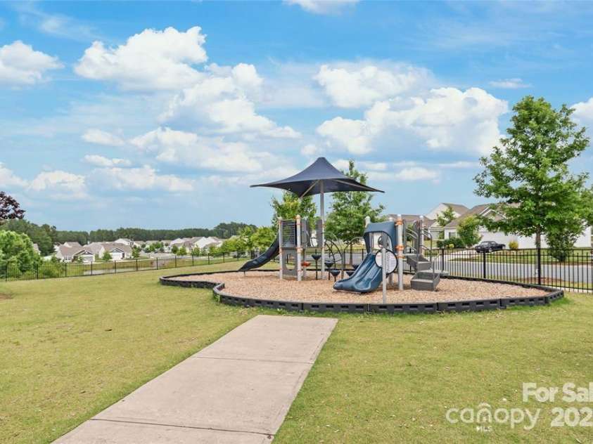 9740 Weikert Place, Charlotte, NC 28215.  MLS# CAR4288816, YatesRealty ID 30787. 