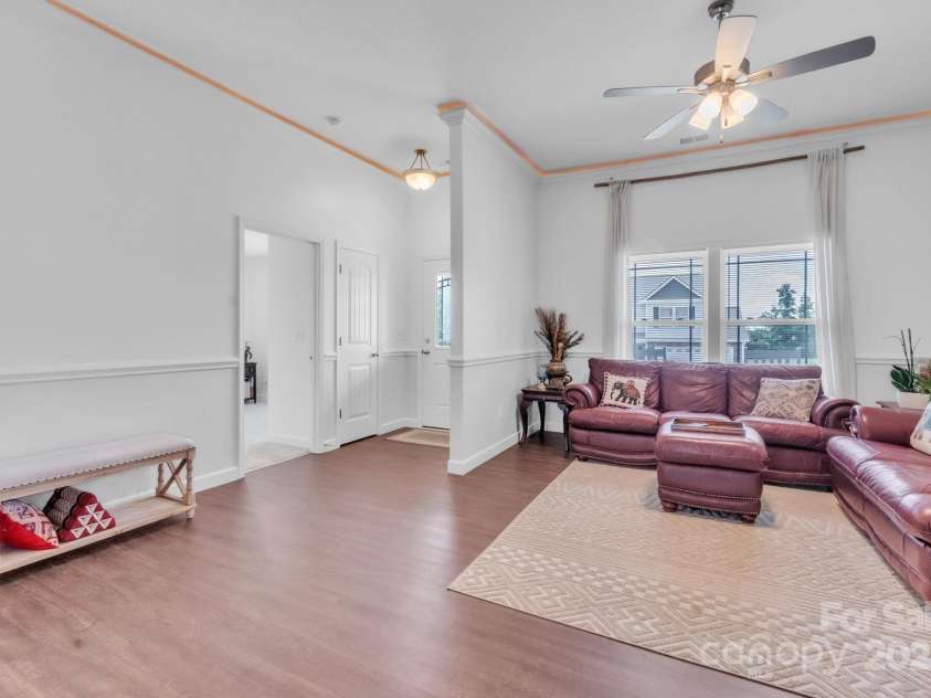 115 Steuer Place Drive, Gaffney, SC 29341.  MLS# CAR4290299, YatesRealty ID 30789. 