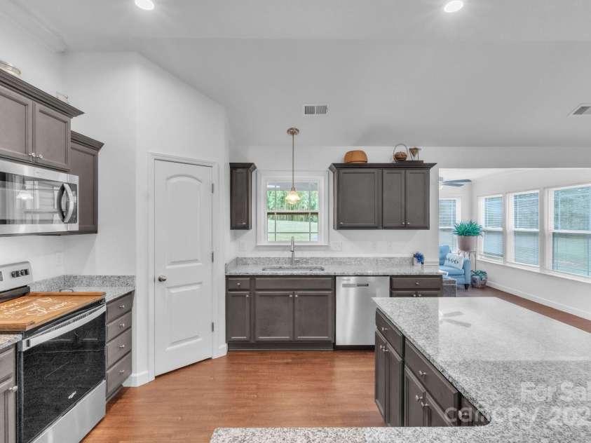 115 Steuer Place Drive, Gaffney, SC 29341.  MLS# CAR4290299, YatesRealty ID 30789. 