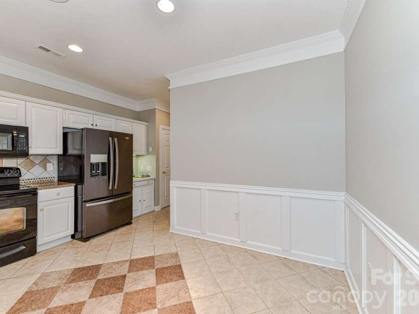 8629 Windsor Ridge Drive, Charlotte, NC 28277.  MLS# CAR4390427, YatesRealty ID 30789. 