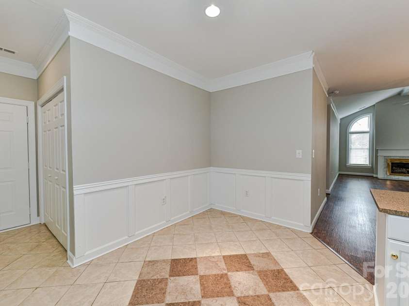 8629 Windsor Ridge Drive, Charlotte, NC 28277.  MLS# CAR4390427, YatesRealty ID 30789. 