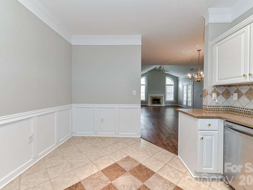 8629 Windsor Ridge Drive, Charlotte, NC 28277.  MLS# CAR4390427, YatesRealty ID 30789. 