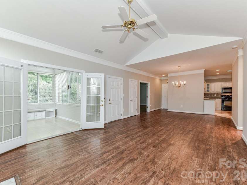 8629 Windsor Ridge Drive, Charlotte, NC 28277.  MLS# CAR4390427, YatesRealty ID 30789. 