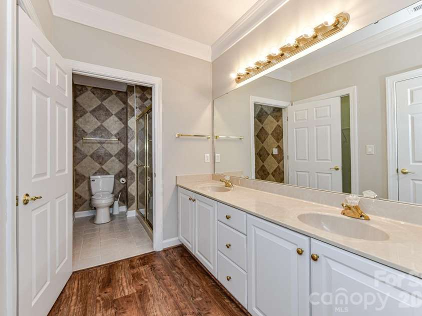 8629 Windsor Ridge Drive, Charlotte, NC 28277.  MLS# CAR4390427, YatesRealty ID 30789. 
