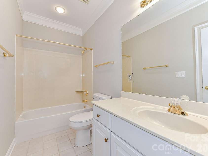 8629 Windsor Ridge Drive, Charlotte, NC 28277.  MLS# CAR4390427, YatesRealty ID 30789. 