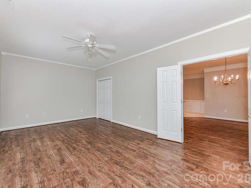 8629 Windsor Ridge Drive, Charlotte, NC 28277.  MLS# CAR4390427, YatesRealty ID 30789. 