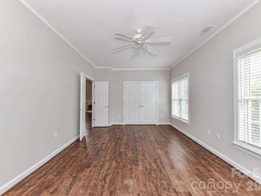 8629 Windsor Ridge Drive, Charlotte, NC 28277.  MLS# CAR4390427, YatesRealty ID 30789. 
