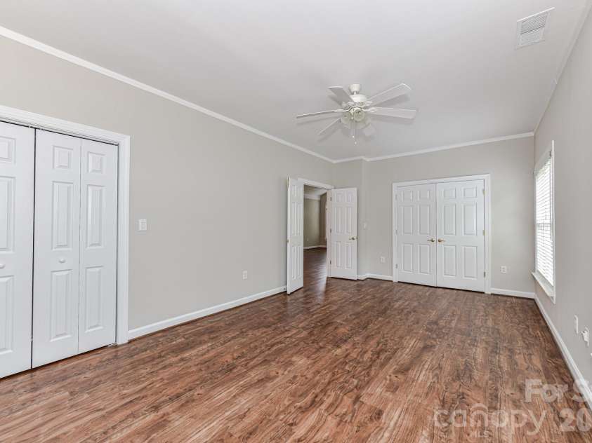 8629 Windsor Ridge Drive, Charlotte, NC 28277.  MLS# CAR4390427, YatesRealty ID 30789. 