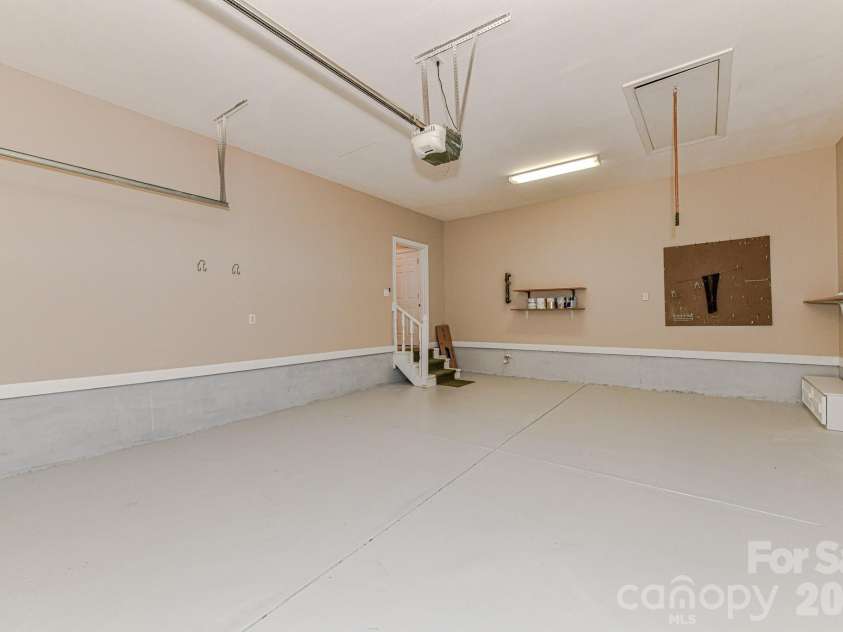 8629 Windsor Ridge Drive, Charlotte, NC 28277.  MLS# CAR4390427, YatesRealty ID 30789. 