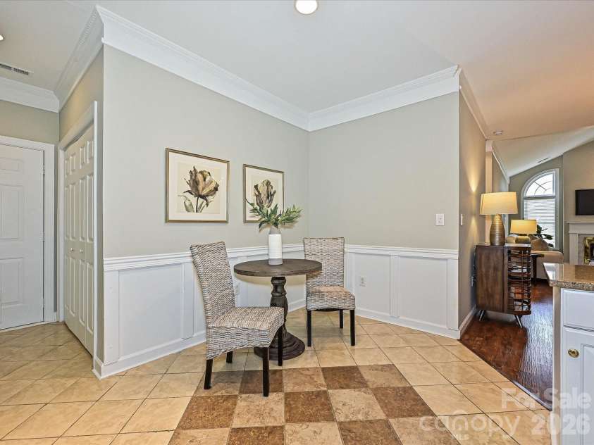 8629 Windsor Ridge Drive, Charlotte, NC 28277.  MLS# CAR4426001, YatesRealty ID 30789. Breakfast Area
