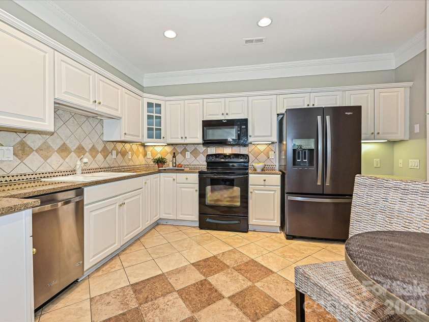 8629 Windsor Ridge Drive, Charlotte, NC 28277.  MLS# CAR4426001, YatesRealty ID 30789. Kitchen