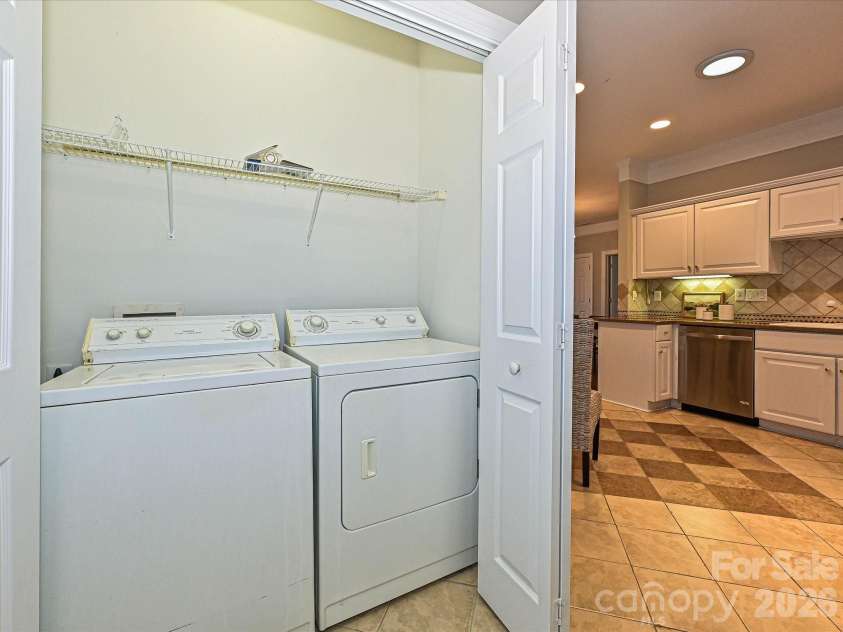 8629 Windsor Ridge Drive, Charlotte, NC 28277.  MLS# CAR4426001, YatesRealty ID 30789. Laundry
