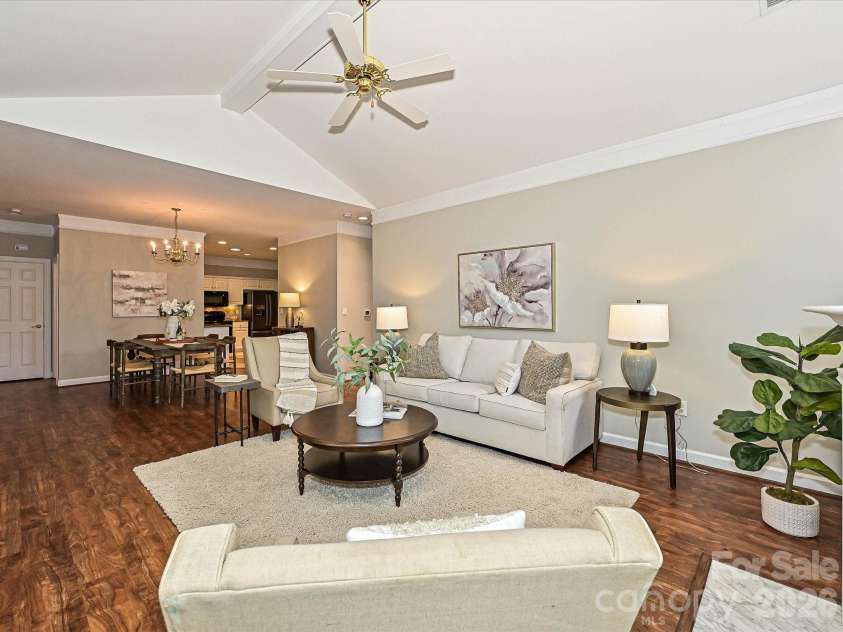 8629 Windsor Ridge Drive, Charlotte, NC 28277.  MLS# CAR4426001, YatesRealty ID 30789. Living room