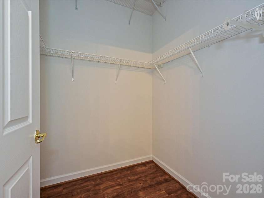 8629 Windsor Ridge Drive, Charlotte, NC 28277.  MLS# CAR4426001, YatesRealty ID 30789. Primary Walk-in Closet