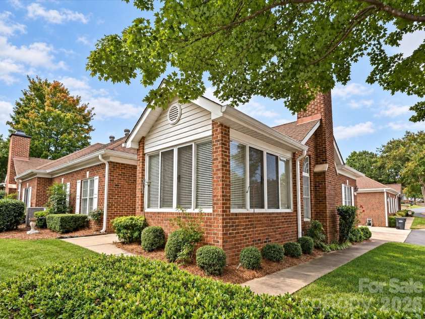8629 Windsor Ridge Drive, Charlotte, NC 28277.  MLS# CAR4426001, YatesRealty ID 30789. Welcome Home!