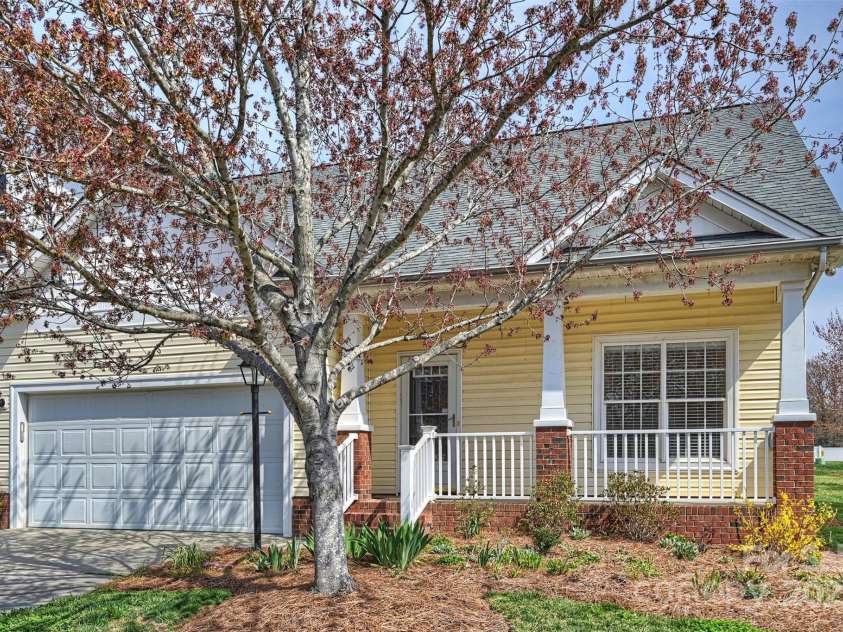 1131 Curry Way, Matthews, NC 28104.  MLS# CAR4225046, YatesRealty ID 3079. 