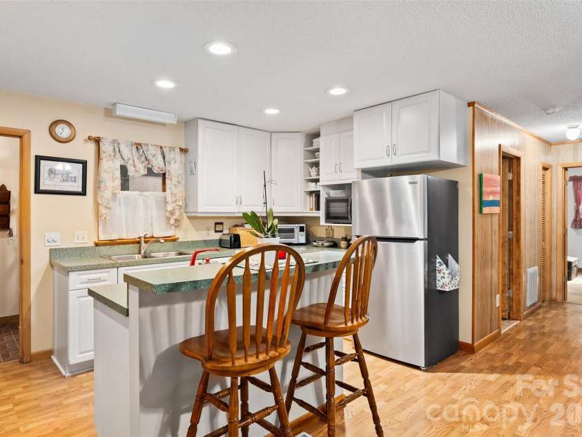21 Gunter Drive, Waynesville, NC 28785.  MLS# CAR4304218, YatesRealty ID 3079. 