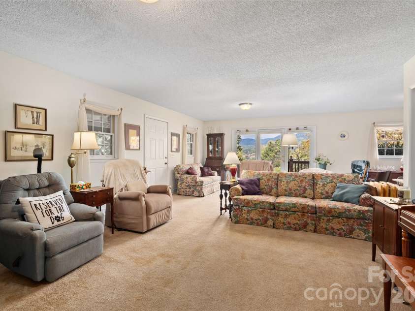 21 Gunter Drive, Waynesville, NC 28785.  MLS# CAR4304218, YatesRealty ID 3079. 