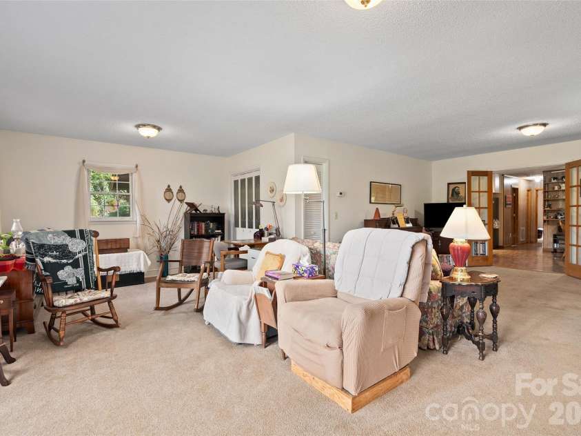 21 Gunter Drive, Waynesville, NC 28785.  MLS# CAR4304218, YatesRealty ID 3079. 