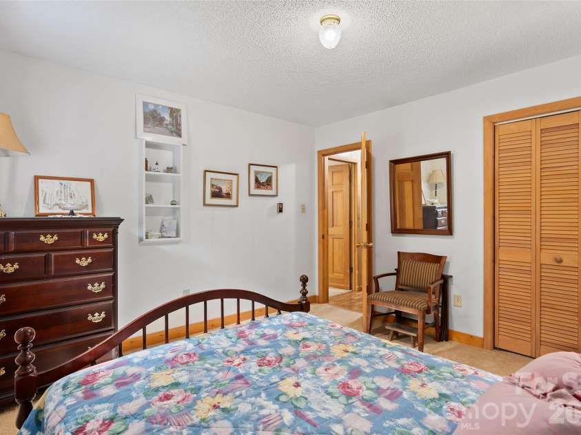 21 Gunter Drive, Waynesville, NC 28785.  MLS# CAR4304218, YatesRealty ID 3079. 