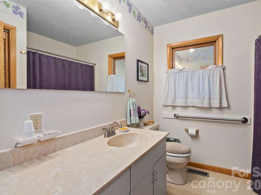 21 Gunter Drive, Waynesville, NC 28785.  MLS# CAR4304218, YatesRealty ID 3079. 