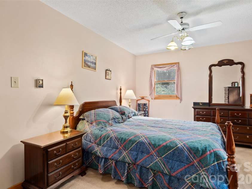 21 Gunter Drive, Waynesville, NC 28785.  MLS# CAR4304218, YatesRealty ID 3079. 