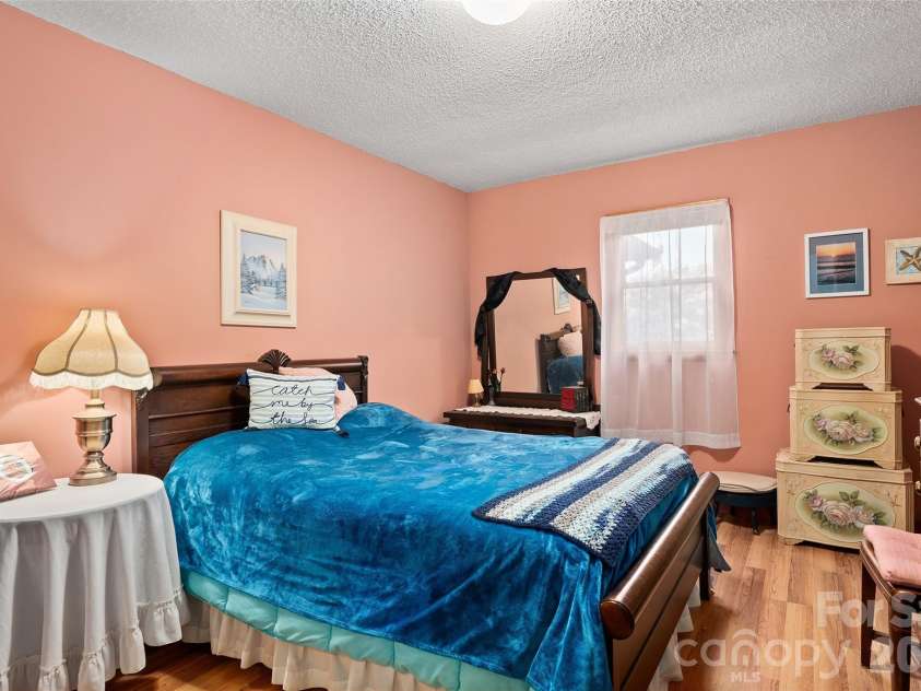 21 Gunter Drive, Waynesville, NC 28785.  MLS# CAR4304218, YatesRealty ID 3079. 