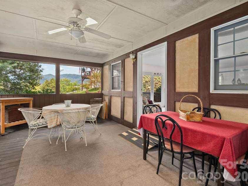 21 Gunter Drive, Waynesville, NC 28785.  MLS# CAR4304218, YatesRealty ID 3079. 